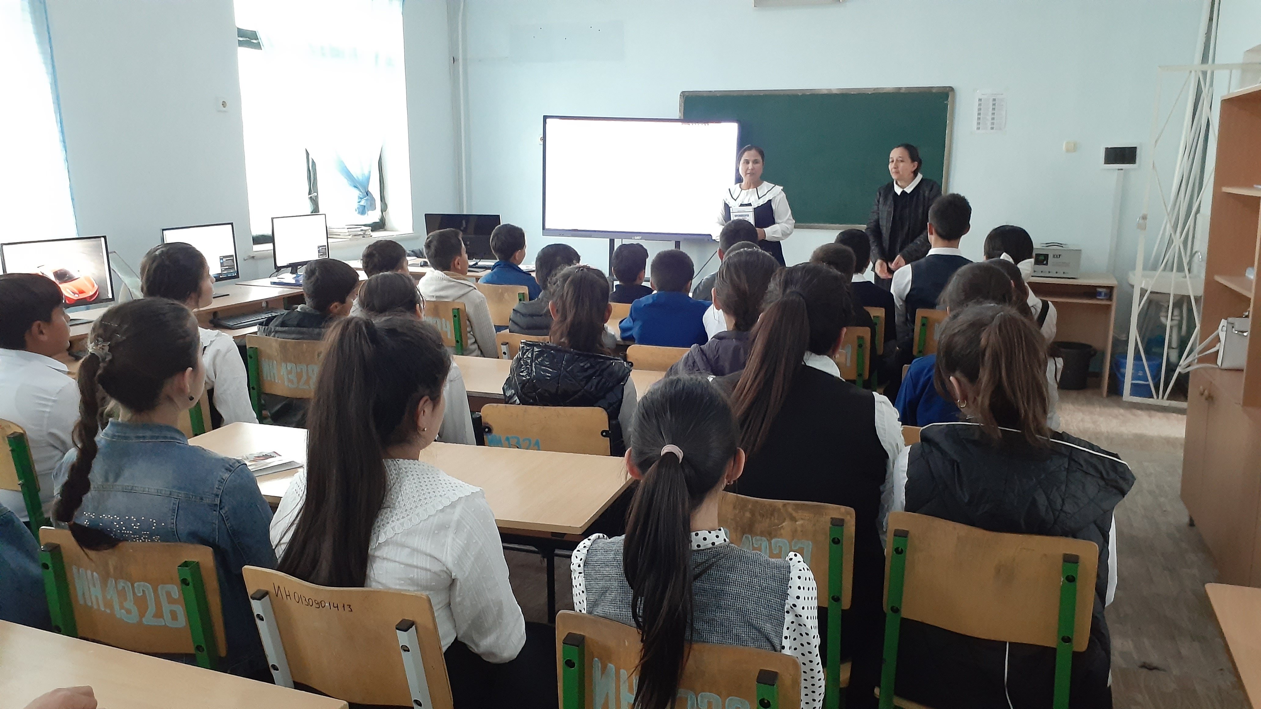 "Biz bir bo'lsak-yagona xalqmiz,birlashsak-Vatanmiz!" g'oyasi asosidagi "Ma'naviyat marafoni" doirasida "Kasblar olimpiadasi" va "Inson kitob bilan,kitob inson bilan tirik" loyihasi asosida qilingan ishlar.